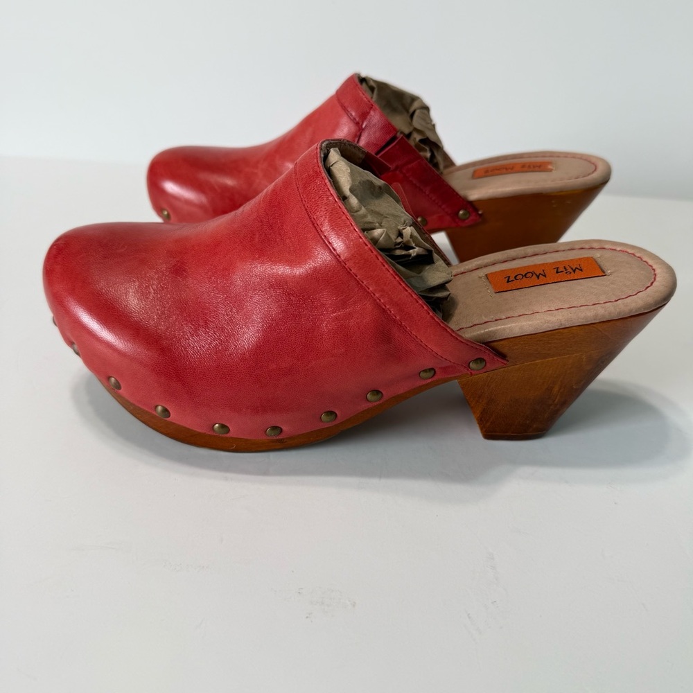 Miz Mooz Coral/orange/red LeatherClog.NOT RED! FIT LIKE 7 1/2 READ EVERYTHING